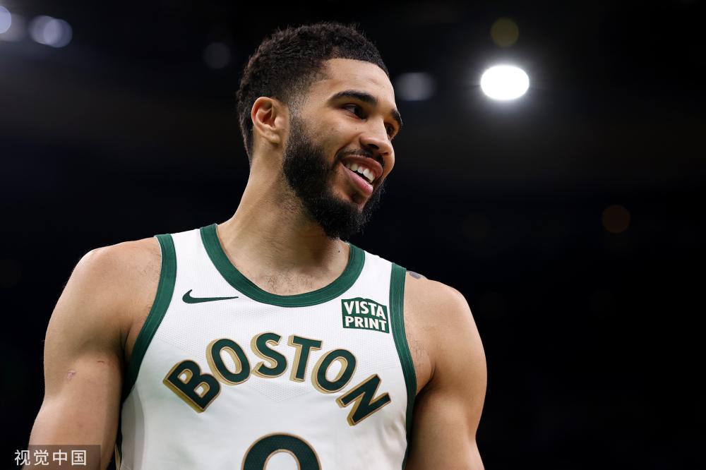 她选择用一 她选择用一